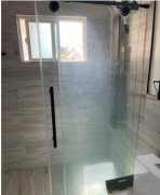 沐浴房用透明的玻璃做隔断怎么清洁好？