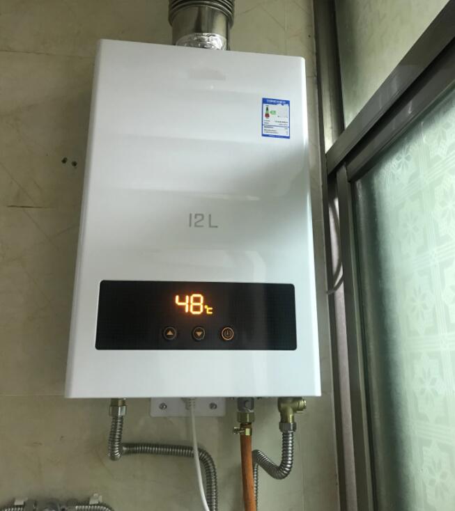 为什么带水量伺服器的燃气热水器会贵很多？